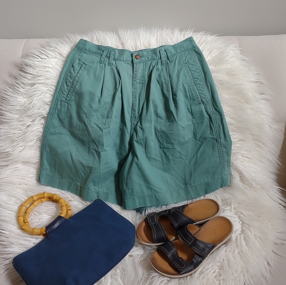 Van Heusen Pants - Shorts HIGH WAISTED Vintage Van Huesen For Her Size 14 Teal Green